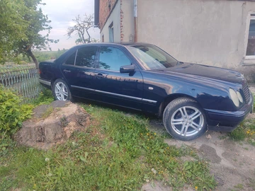 Авто Mercedes 230 1998 № 8927625