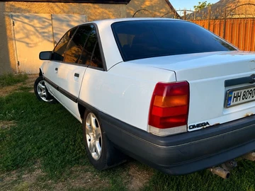 Авто Opel Omega 1988 № 8927818