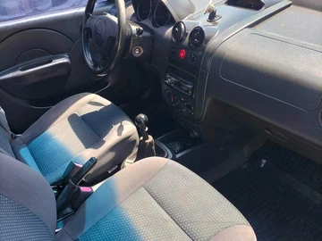 Авто Chevrolet Aveo 2005 № 8928294