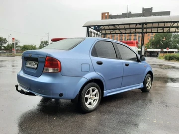 Авто Chevrolet Aveo 2005 № 8928433