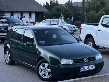 Авто Volkswagen Golf 2000 № 8928577
