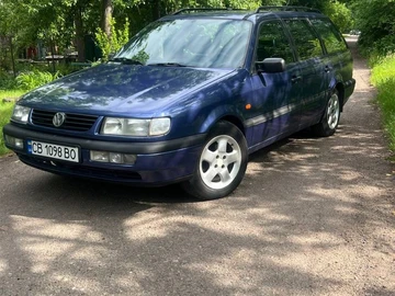Авто Volkswagen Passat Variant 1994 № 8928604