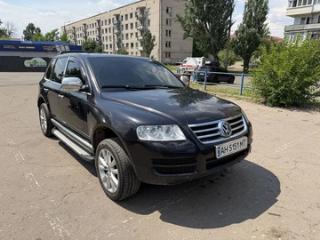 Авто Volkswagen Touareg 2004 № 8928800