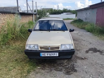 Авто ВАЗ 2109 1992 № 8929048