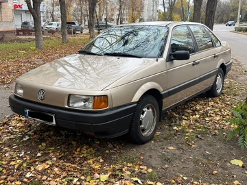 Авто Volkswagen Passat Sedan 1989 № 8929064