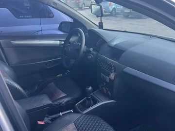 Авто Opel Astra 2004 № 8929258