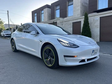 Авто Tesla Model 3 2019 № 8930178