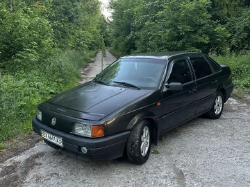 Авто Volkswagen Passat Sedan 1990 № 8930286