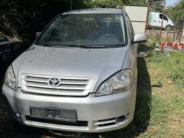 Авто Toyota Avensis Verso 2002 № 8930442