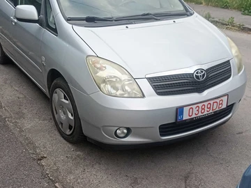 Авто Toyota Corolla Verso 2004 № 8930444
