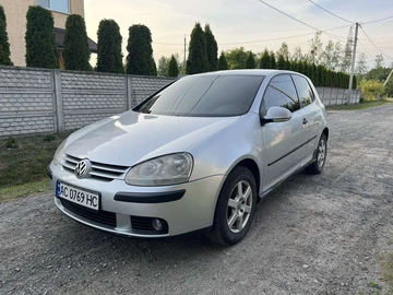 Авто Volkswagen Golf 2004 № 8930495