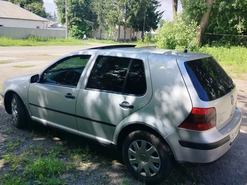 Авто Volkswagen Golf 2000 № 8930890