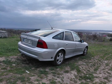 Авто Opel Vectra 1999 № 8931002
