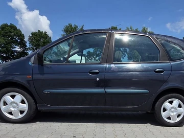 Авто Renault Scenic 2002 № 8931144
