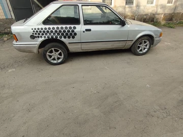 Авто Ford Escort 1988 № 8931245