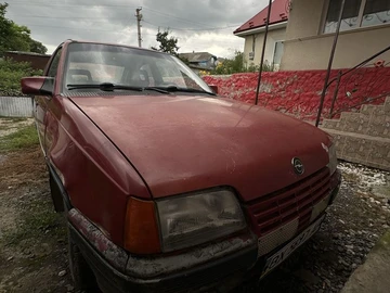 Авто Opel Kadett 1988 № 8931277