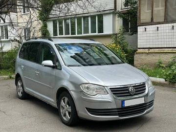 Авто Volkswagen Touran 2010 № 8931290