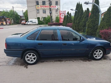 Авто Opel Vectra 1993 № 8931392
