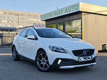 Авто Volvo V40 Kombi 2016 № 8931921