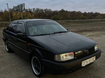 Авто Volkswagen Passat Sedan 1988 № 8932085