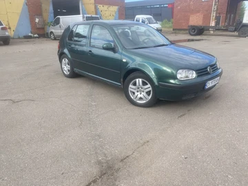 Авто Volkswagen Golf 2000 № 8932261