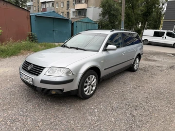 Авто Volkswagen Passat Variant 2001 № 8932473