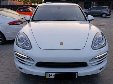 Авто Porsche Cayenne 2012 № 8932568