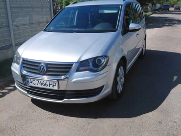 Авто Volkswagen Touran 2010 № 8932663
