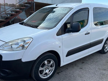 Авто Peugeot Partner 2009 № 8932960