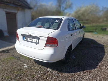 Авто Chevrolet Aveo 2003 № 8933947