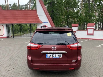 Авто Toyota Sienna 2015 № 8933995