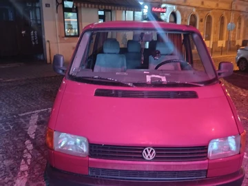 Авто Volkswagen Transporter 2000 № 8934070