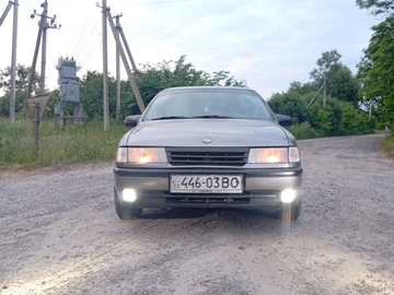 Авто Opel Vectra 1990 № 8934366