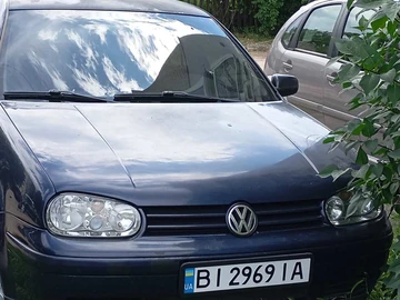 Авто Volkswagen Golf 1999 № 8934467