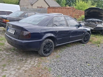 Авто Audi A4 2000 № 8934475