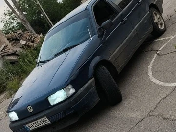 Авто Volkswagen Passat Sedan 1992 № 8934761