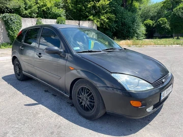 Авто Ford Focus 2000 № 8935124