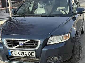 Авто Volvo V50 2010 № 8935291