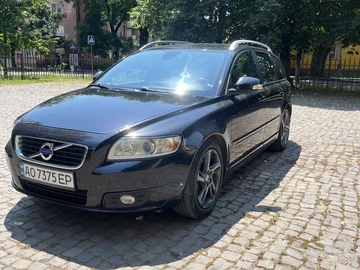 Авто Volvo V50 2011 № 8935309