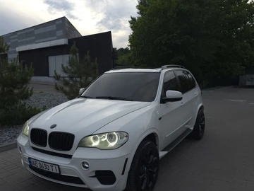 Авто BMW 5 Серия 2012 № 8935396