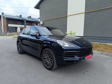 Авто Porsche Cayenne 2021 № 8935699