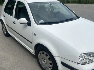Авто Volkswagen Golf 1999 № 8935711