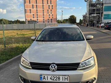 Авто Volkswagen Jetta 2010 № 8936403