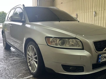 Авто Volvo V50 2010 № 8936476