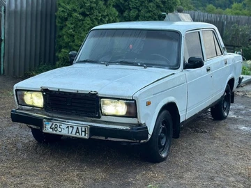 Авто ВАЗ 2107 1988 № 8936815