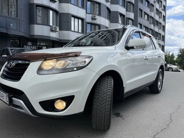 Авто Hyundai Santa Fe 2012 № 8937107