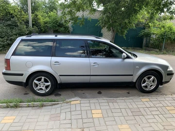 Авто Volkswagen Passat Variant 2001 № 8937409