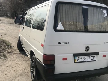 Авто Volkswagen Transporter 1999 № 8937502