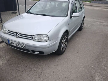 Авто Volkswagen Golf 2000 № 8937732