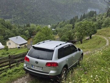 Авто Volkswagen Touareg 2004 № 8938412